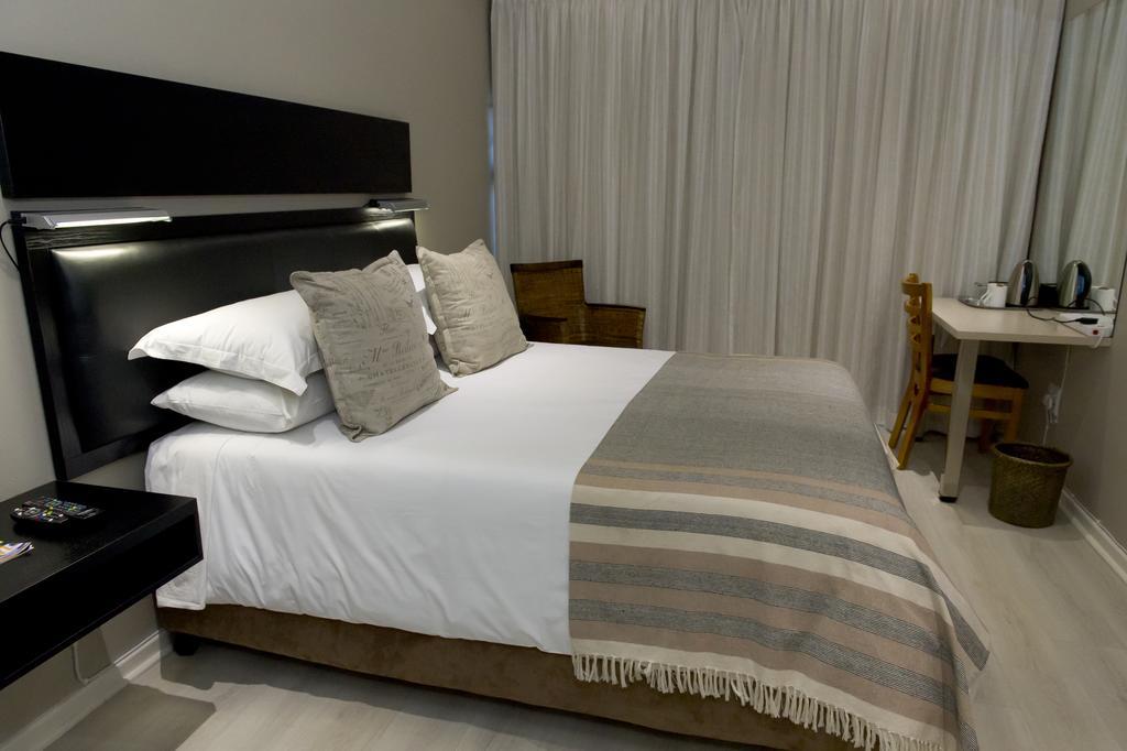 The Suburban Guest House Bloemfontein Room photo