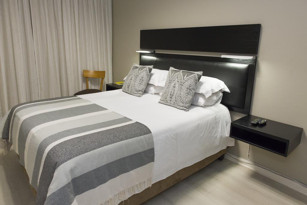 The Suburban Guest House Bloemfontein Room photo